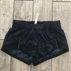 Lululemon shorts size 6 - miles ahead shorts